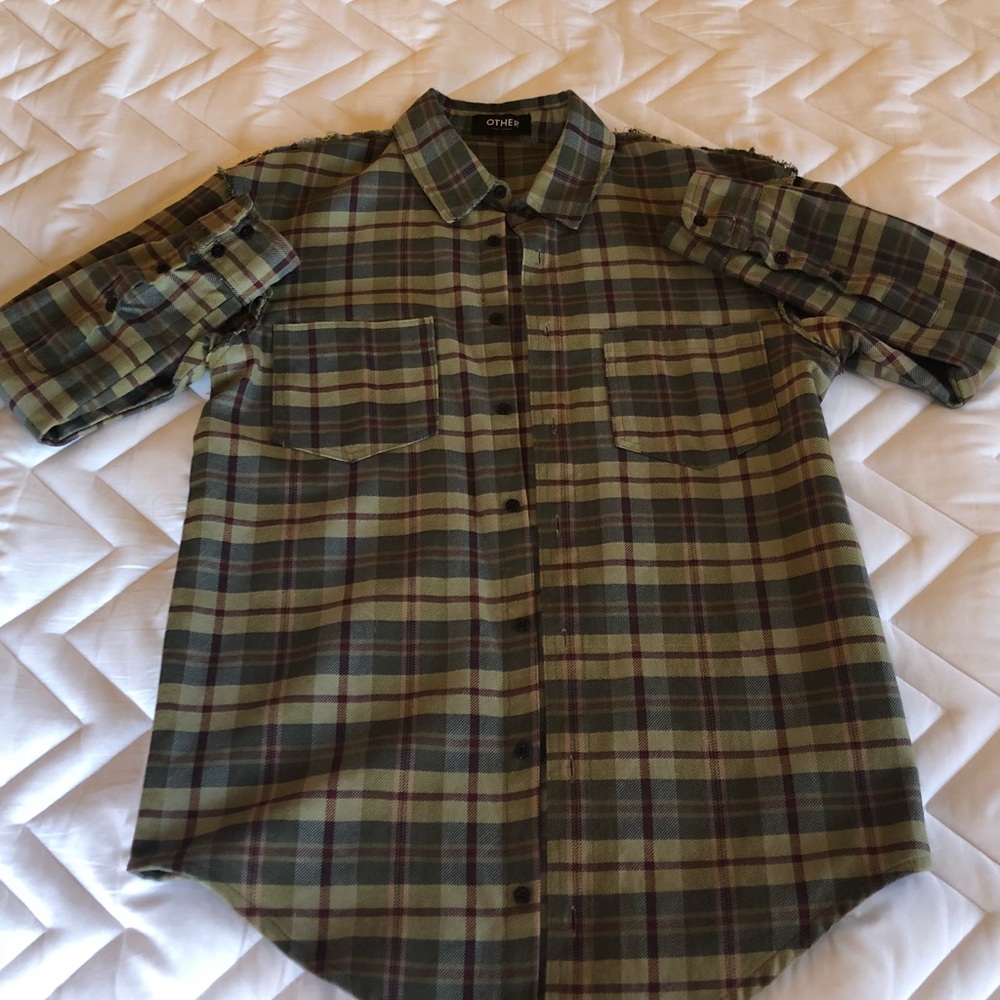 Shirt - Picture 3 of 6